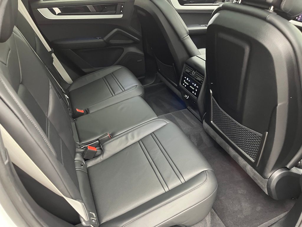 Thumbnail: 2024 Porsche  - 31