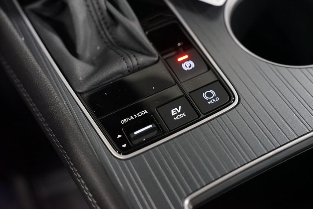 Thumbnail: 2025 Toyota Sienna - 22