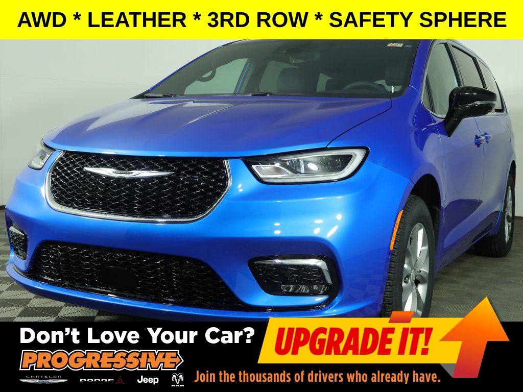 Hydro Blue Pearlcoat 2026 Chrysler Pacifica Minivan All-Wheel Drive 9-Speed Automatic