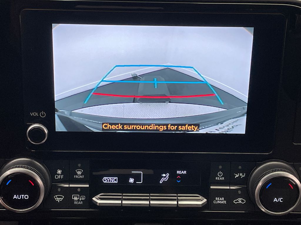 2023 Toyota Highlander XLE 26