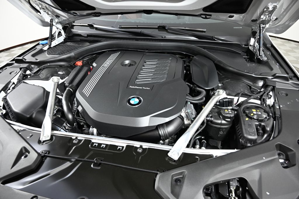 2025 BMW 8 Series 840i 25