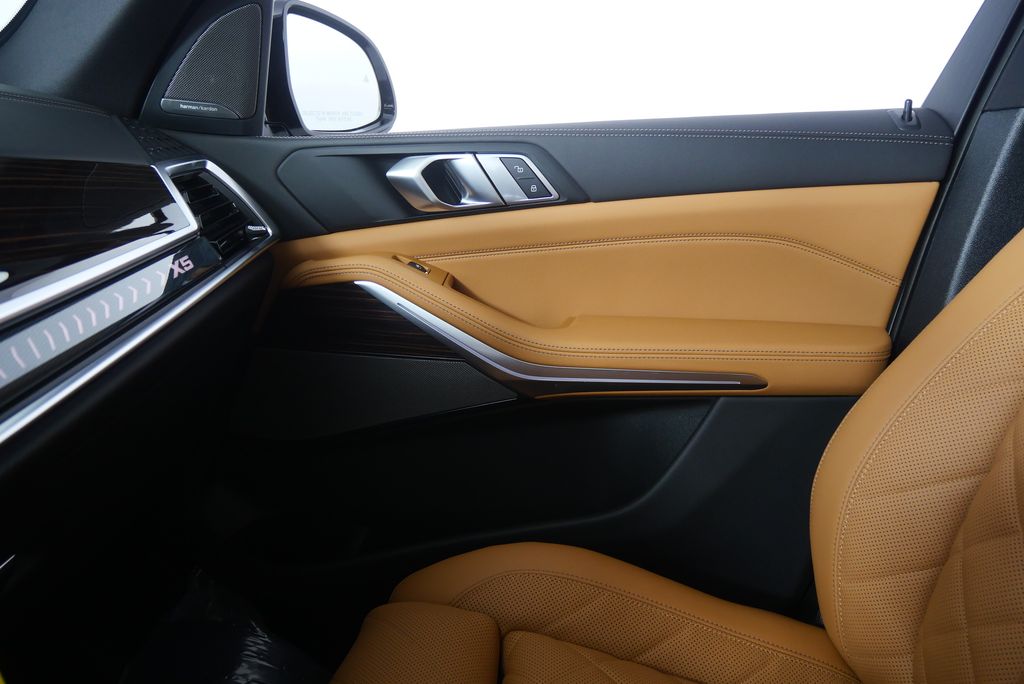 Thumbnail: 2026 BMW X5 - 23
