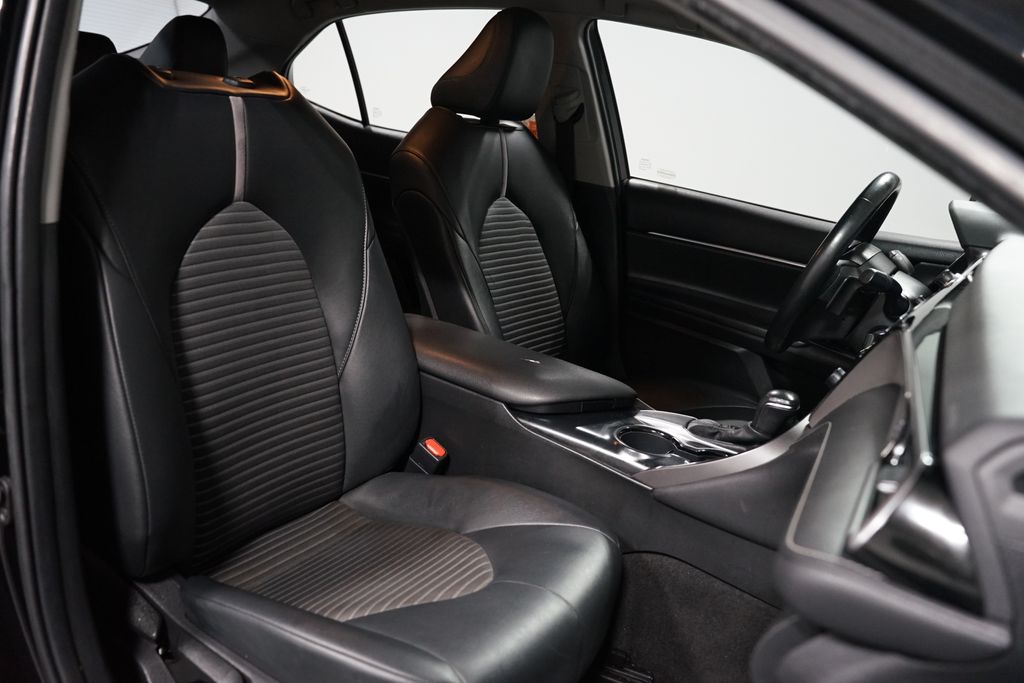 Thumbnail: 2020 Toyota Camry - 25