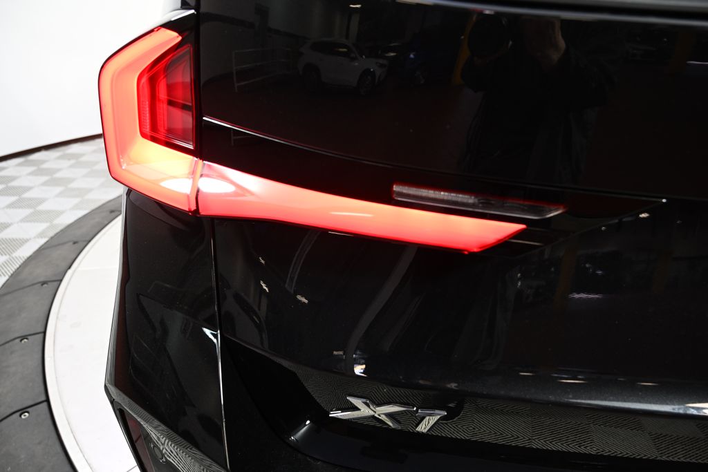 Thumbnail: 2025 BMW X1 - 11