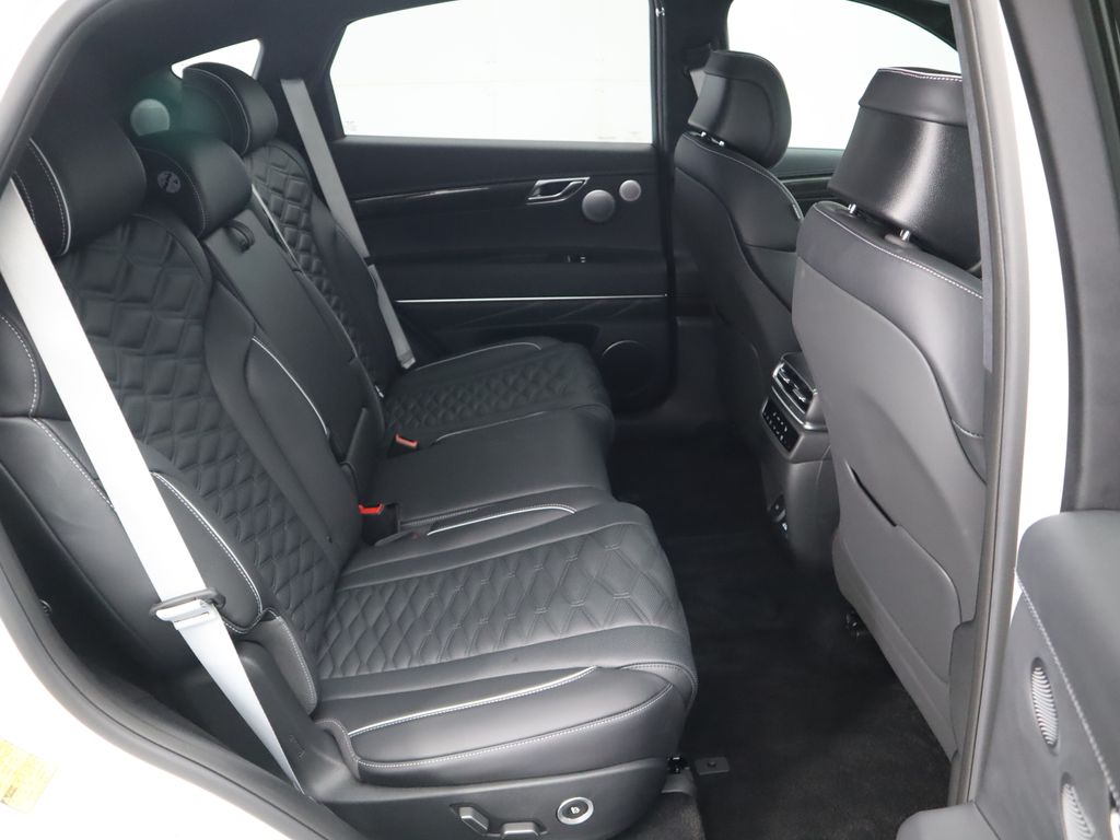 Thumbnail: 2025 Genesis GV80 - 23