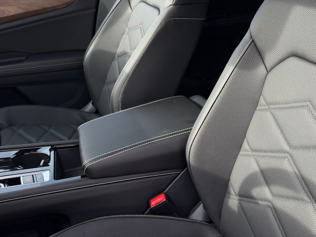 New 2026 Black Volkswagen 2.0T SE w/Technology image 23