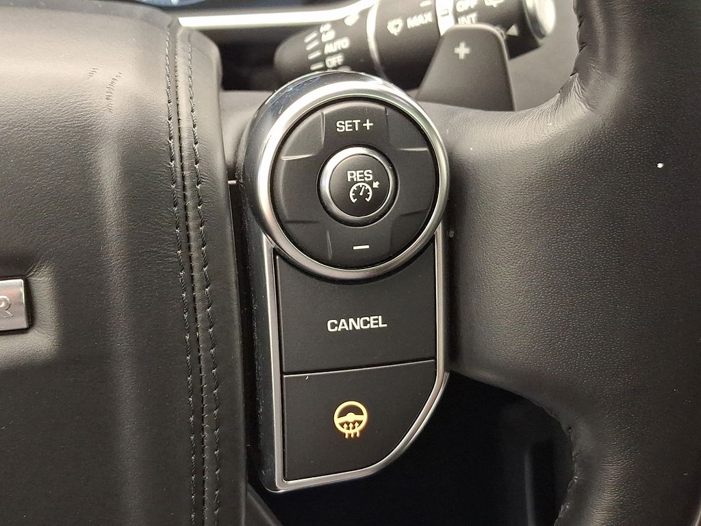 Thumbnail: 2017 Land Rover Range Rover - 24