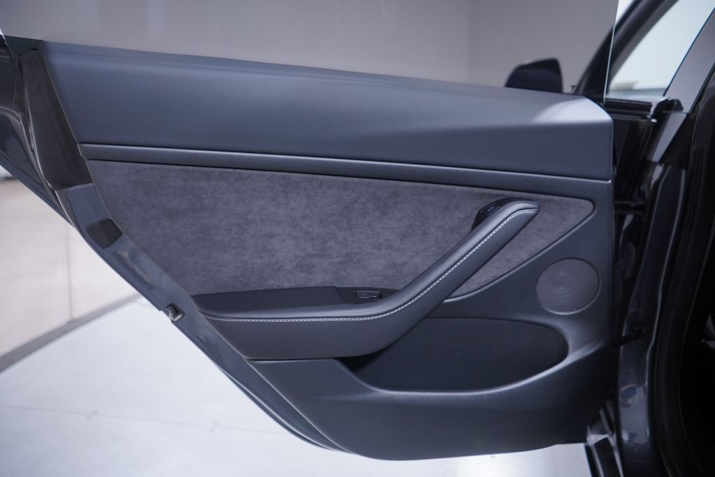 Thumbnail: 2023 Tesla Model 3 - 14