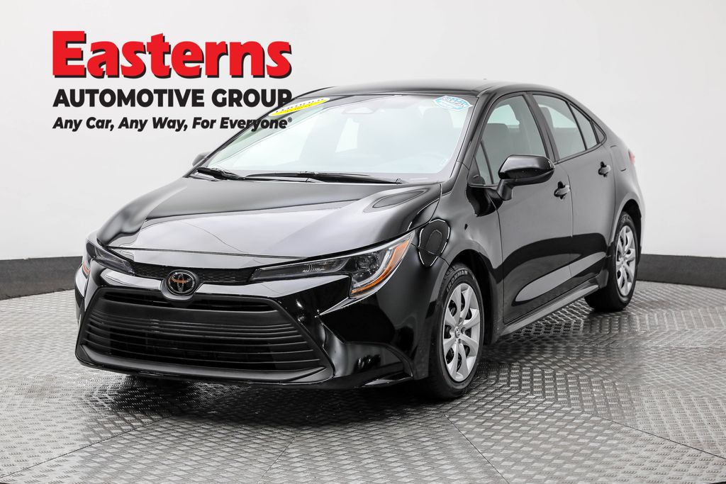 2024 Toyota Corolla LE's photo