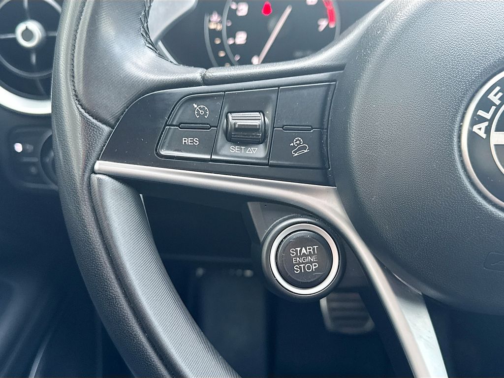 Used 2019  Alfa Romeo Ti image 12