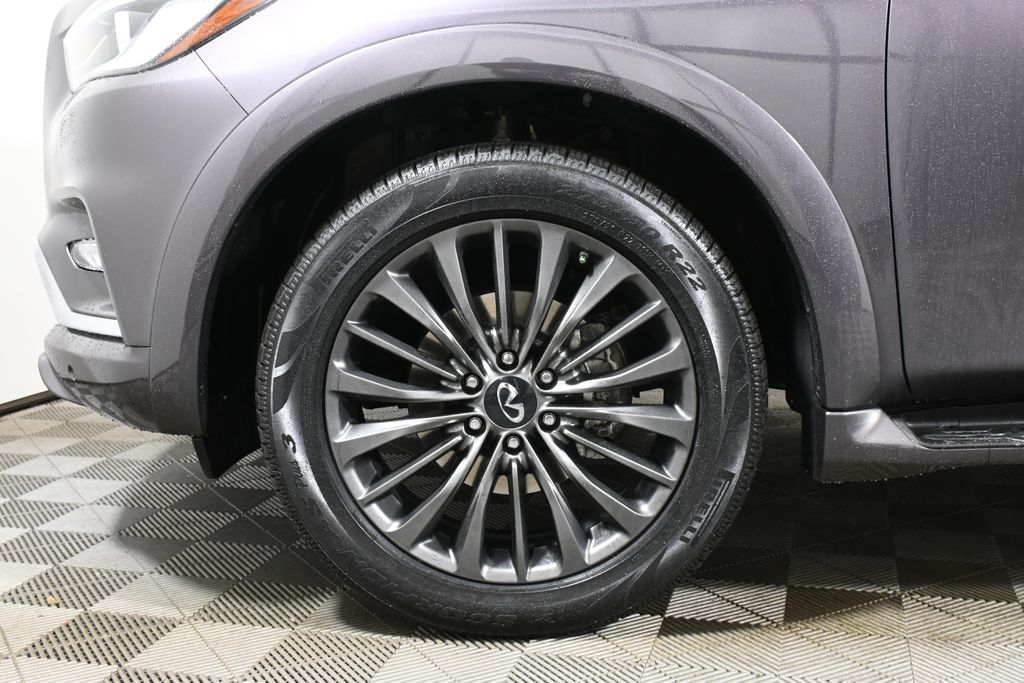 2023 INFINITI QX80 Sensory 12