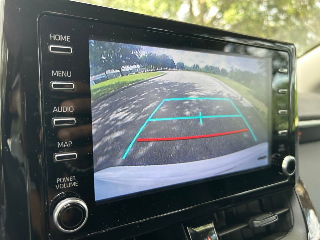 2020 Toyota Corolla LE 18