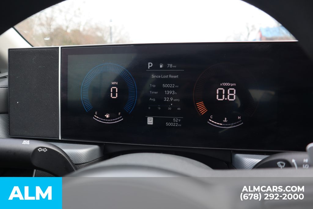 Used 2025 Silver Hyundai SEL image 36