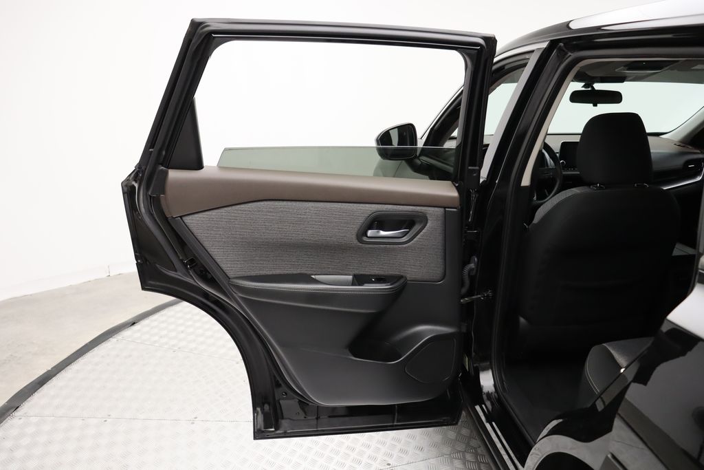 Thumbnail: 2021 Nissan Rogue - 21