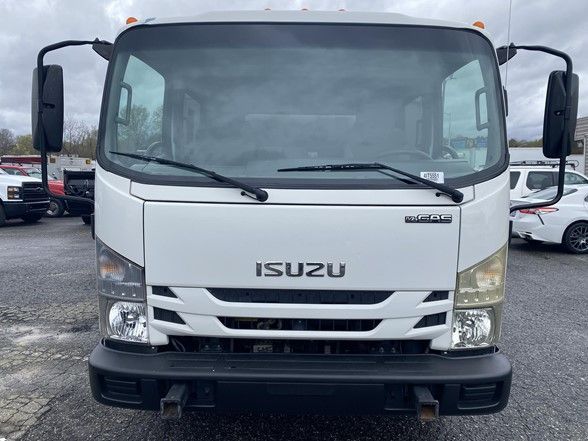 2019 Isuzu NPR's photo