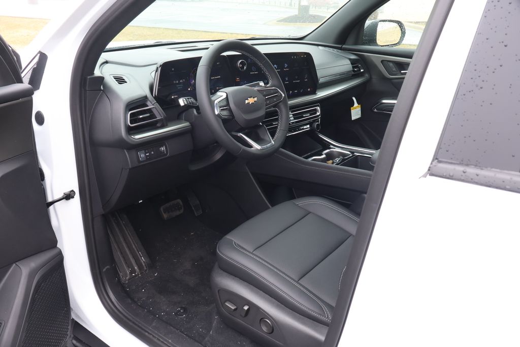 Thumbnail: 2026 Chevrolet Traverse - 13