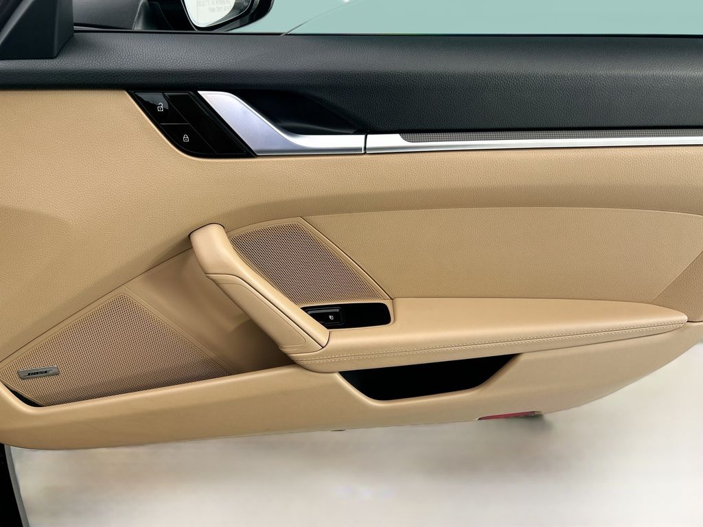 Thumbnail: 2020 Porsche 911 - 24