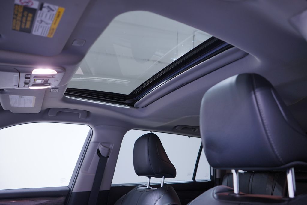 Thumbnail: 2023 Toyota Highlander - 8