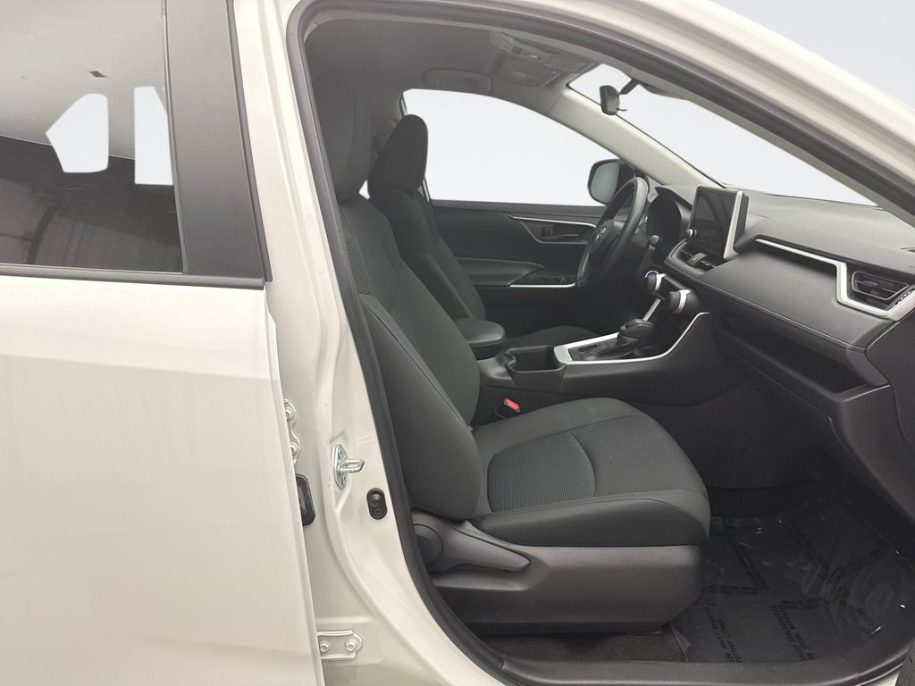Thumbnail: 2024 Toyota RAV4 - 16