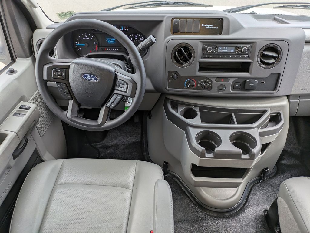 2025 Ford E-350 Cutaway 