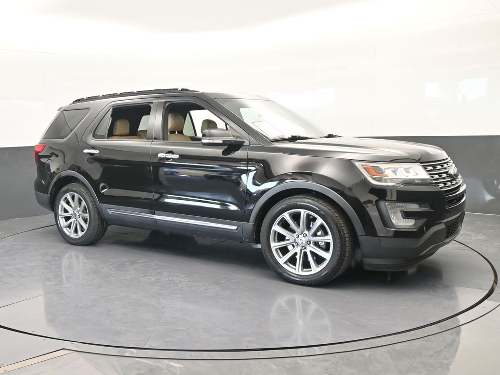 Used 2017 Shadow Black Ford Limited image 8