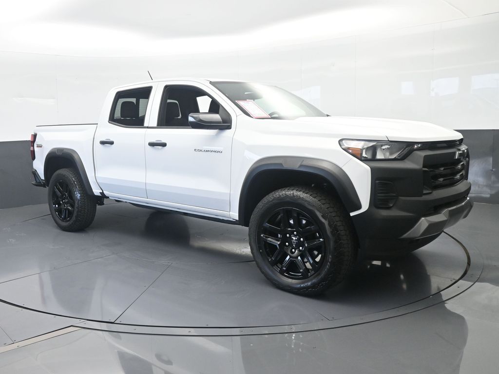 Used 2025 Summit White Chevrolet Trail Boss image 8