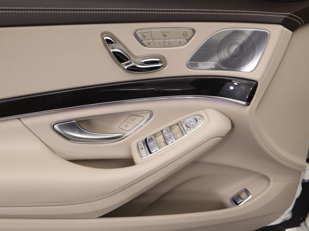 Thumbnail: 2016 Mercedes-Benz S-Class - 24