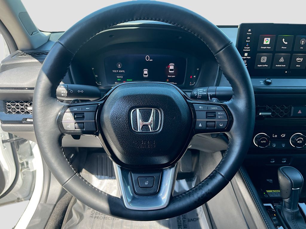 Used 2025  Honda Touring image 10