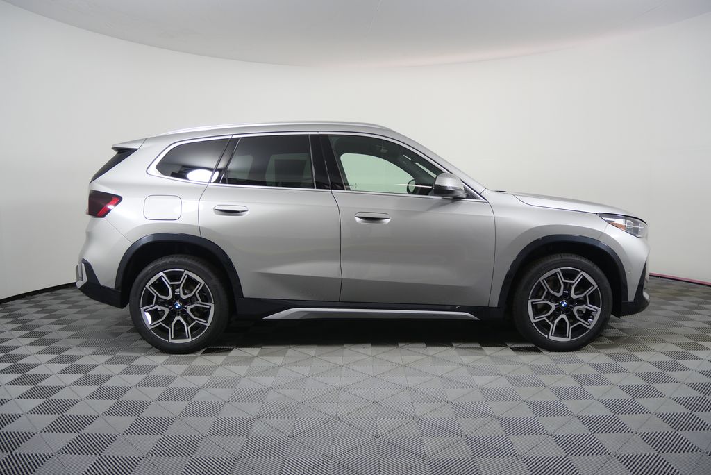 Thumbnail: 2026 BMW X1 - 2