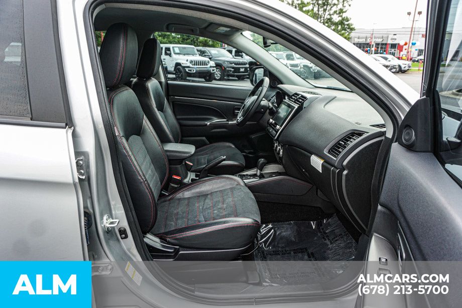 Used 2024 Black Mitsubishi 2.0 SE image 22