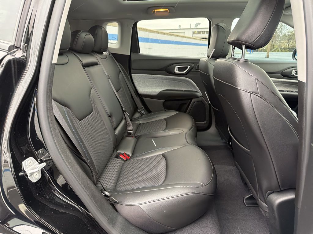 Thumbnail: 2022 Jeep Compass - 24