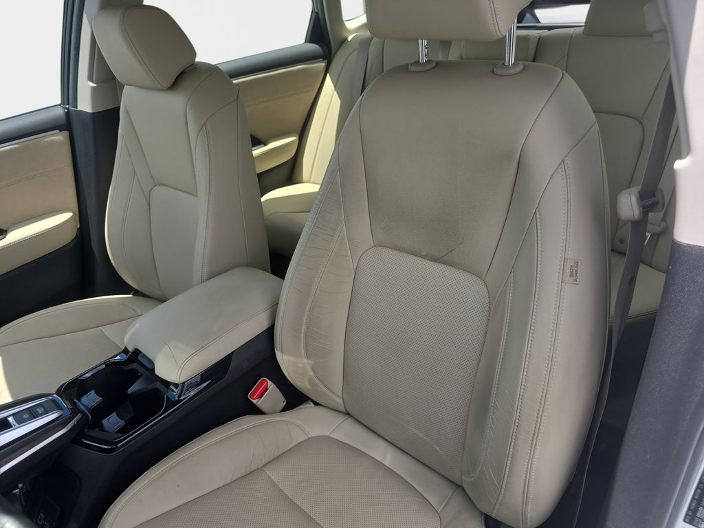 Used 2018  Honda Touring image 24