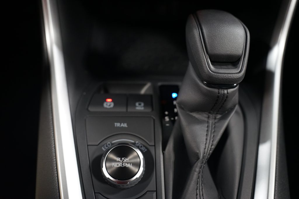 Thumbnail: 2025 Toyota RAV4 - 22