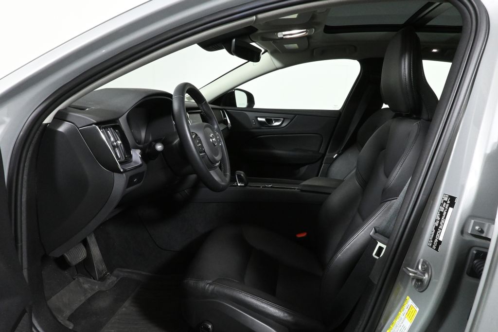 Thumbnail: 2024 Volvo S60 - 3