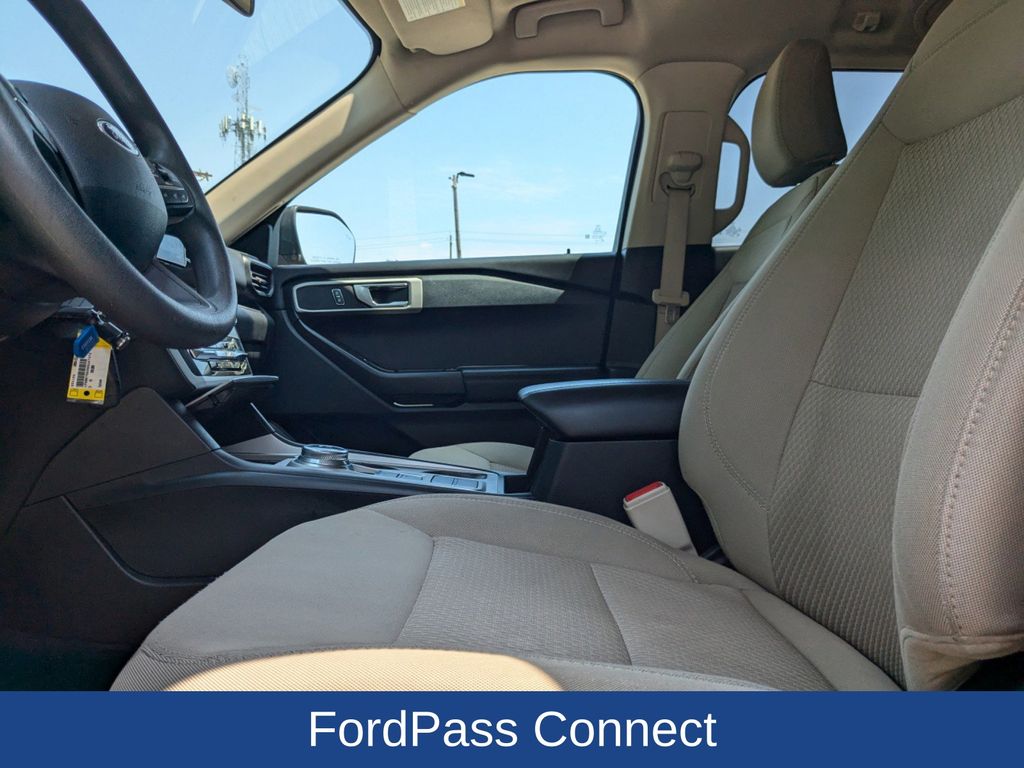 2021 Ford Explorer Base