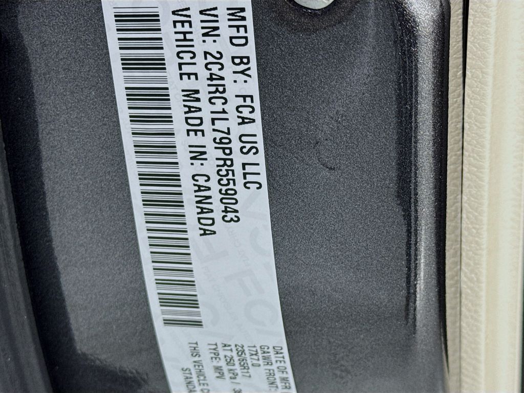 Used Car 2023 Chrysler Pacifica Hybrid  Touring L For Sale Under $25,000 In Austin, Texas