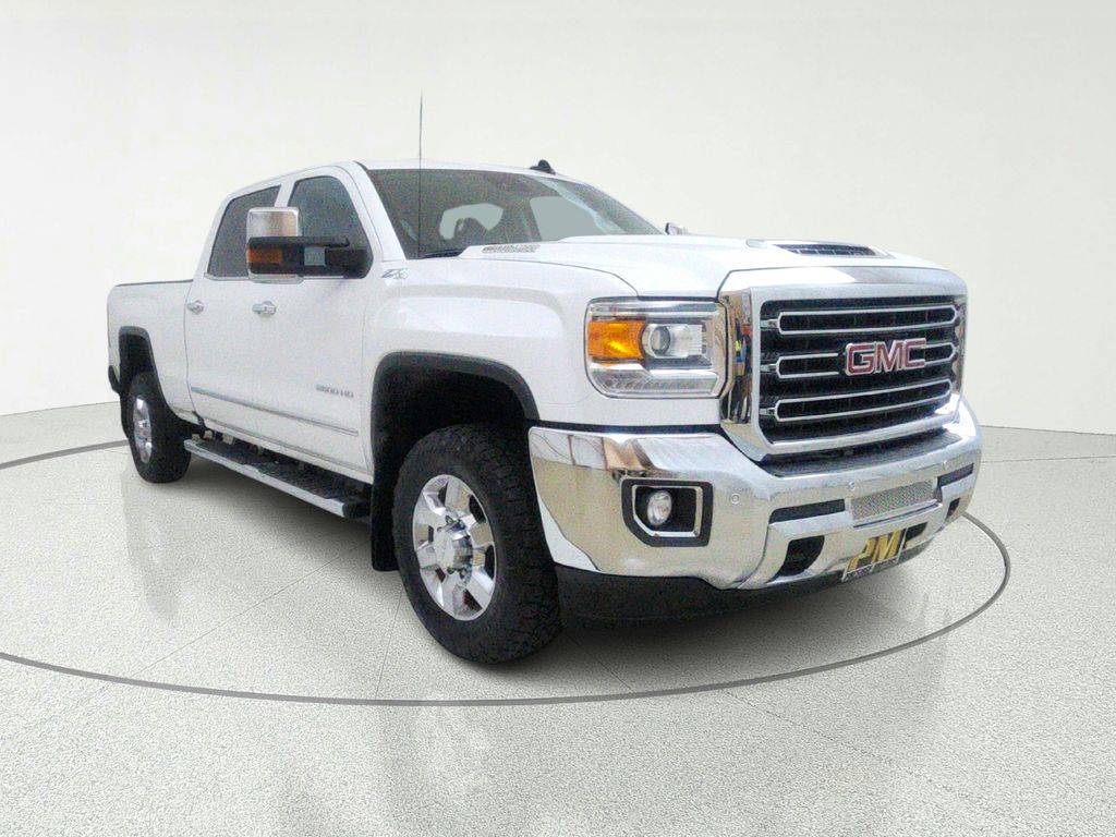 White 2018 GMC Sierra 2500HD SLT Crew Cab SB 4WD Pickup Truck Four-Wheel Drive 6-Speed Automatic