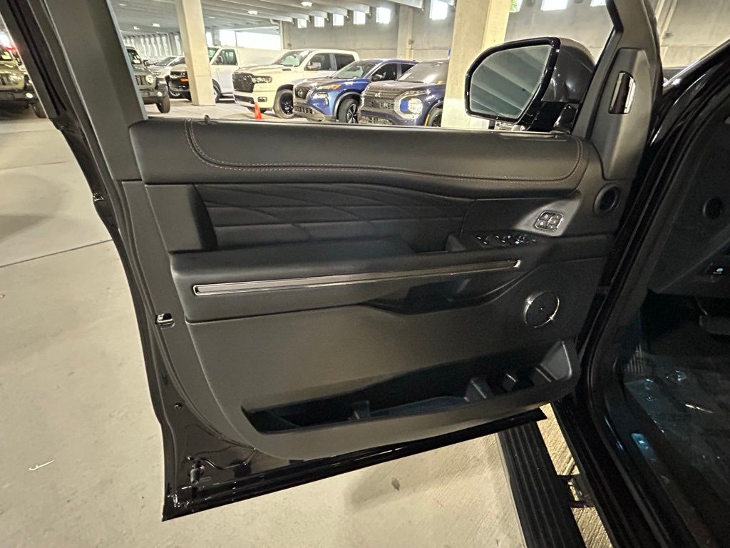 Used 2023 Agate Black Metallic Ford Platinum image 57