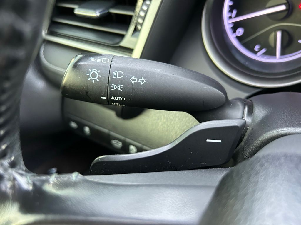 2021 Toyota Camry SE 22