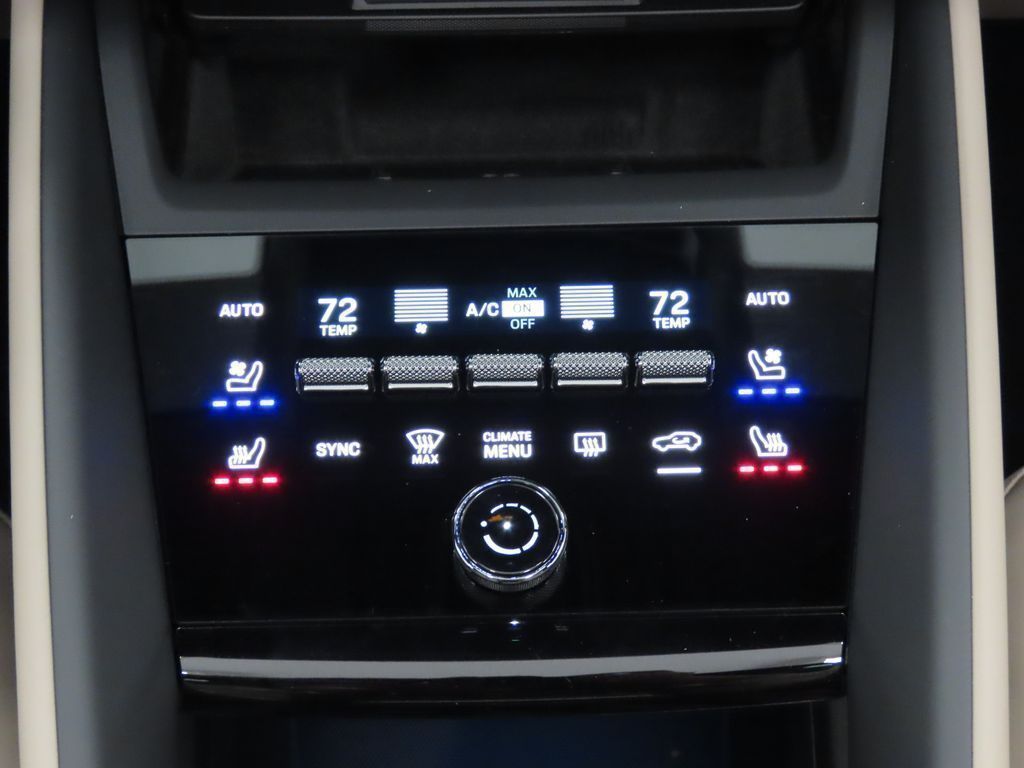 Thumbnail: 2026 Porsche Macan - 29