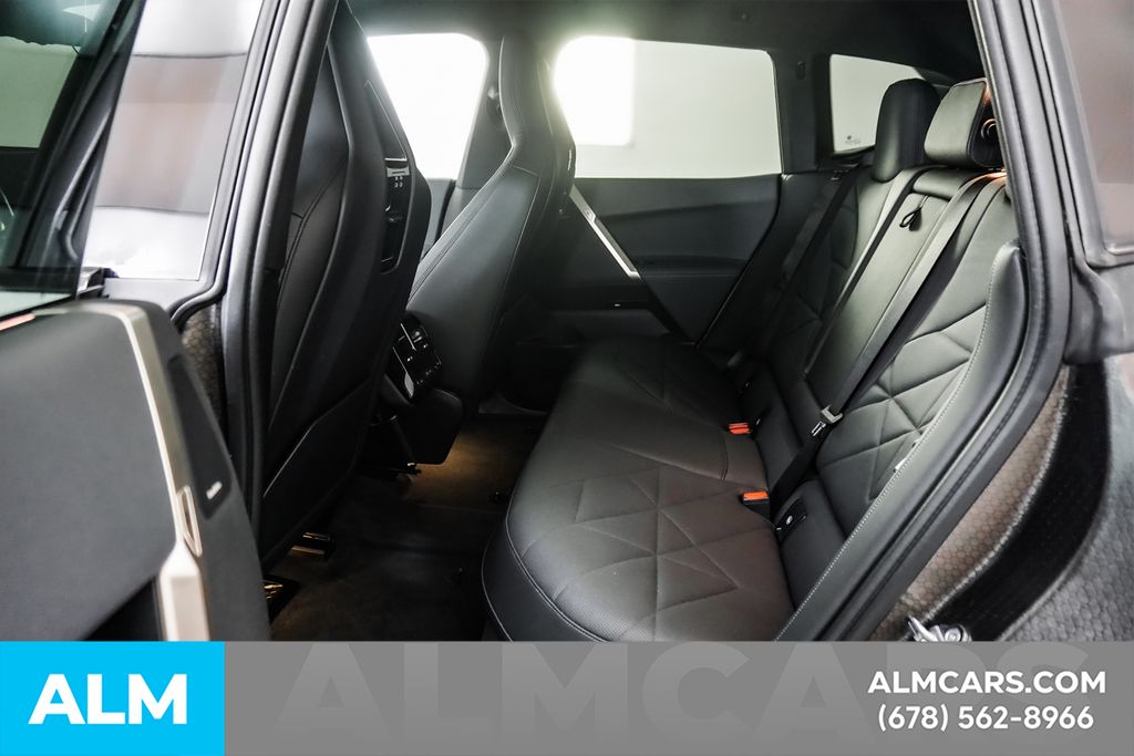 Used 2023 White BMW xDrive50 image 17