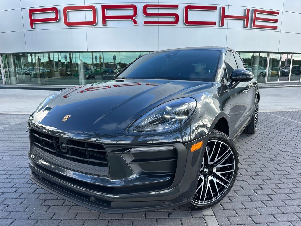 Thumbnail: 2022 Porsche Macan - 1