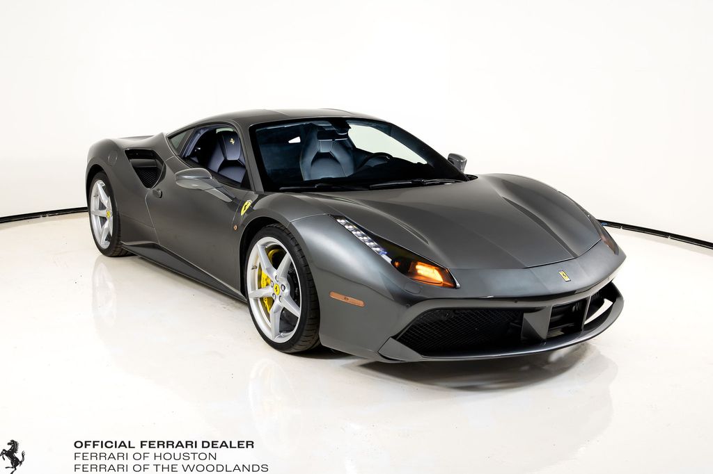 Grigio Silverstone Metallic 2018 Ferrari 488 GTB Coupe RWD Coupe Rear-Wheel Drive 7-Speed Automatic