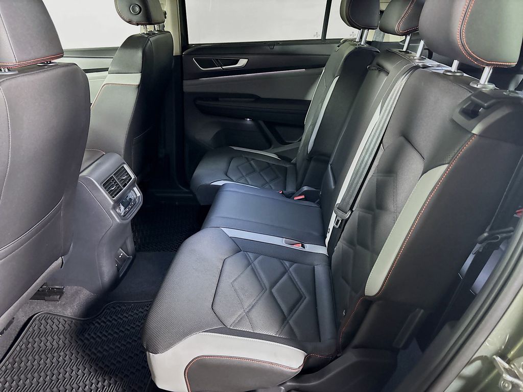 2025 Volkswagen Atlas 2.0T Peak Edition