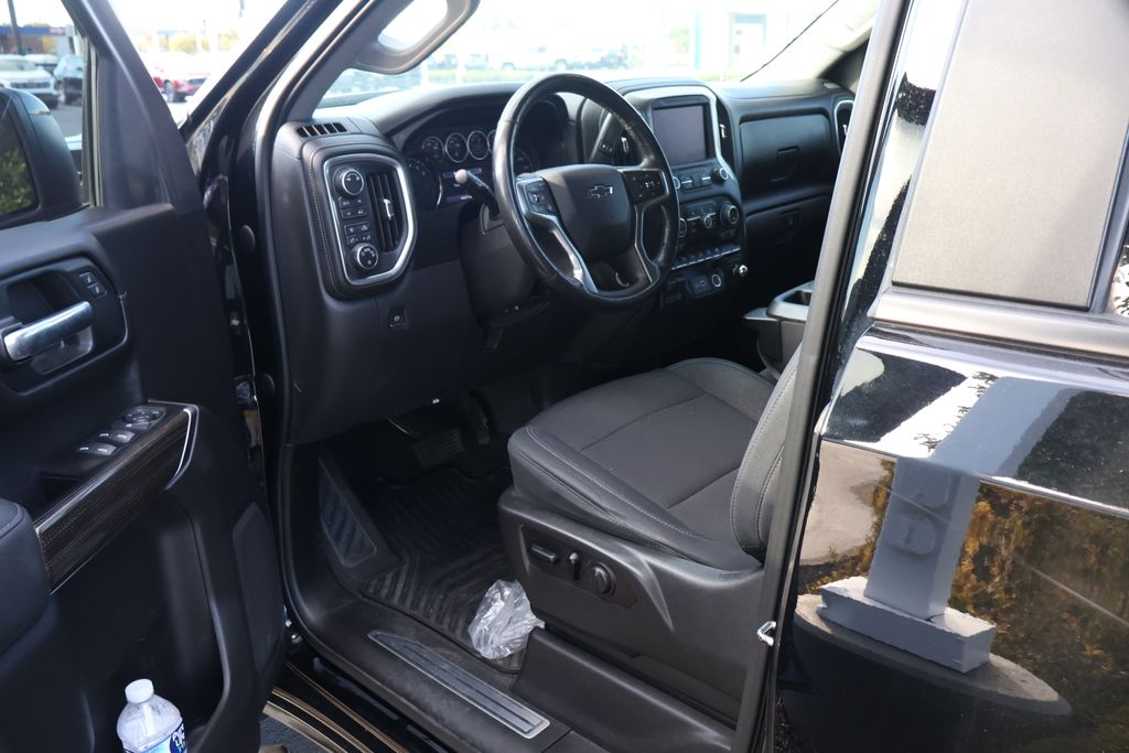 Thumbnail: 2019 Chevrolet Silverado 1500 - 13