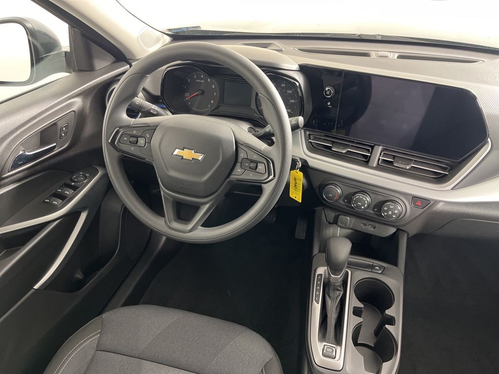 Thumbnail: 2025 Chevrolet Trax - 4