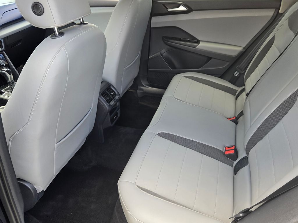 2023 Volkswagen Taos - $18,000