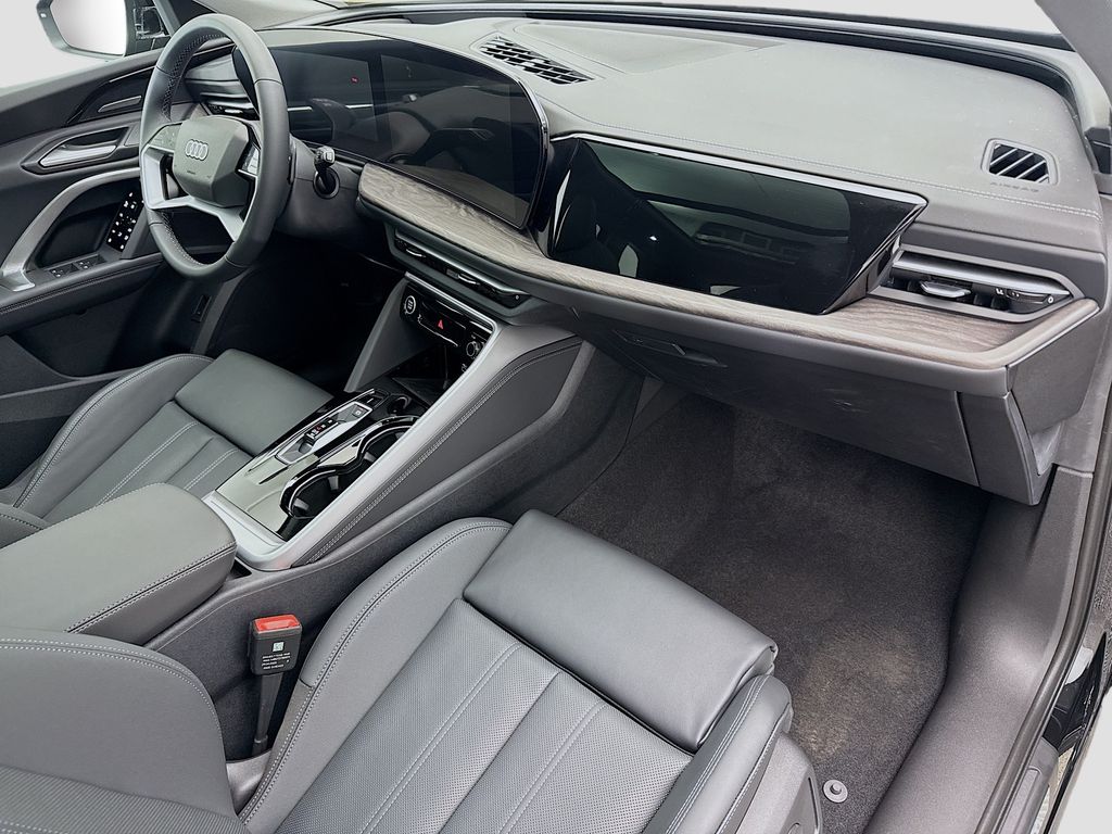 Thumbnail: 2025 Audi Q5 - 17