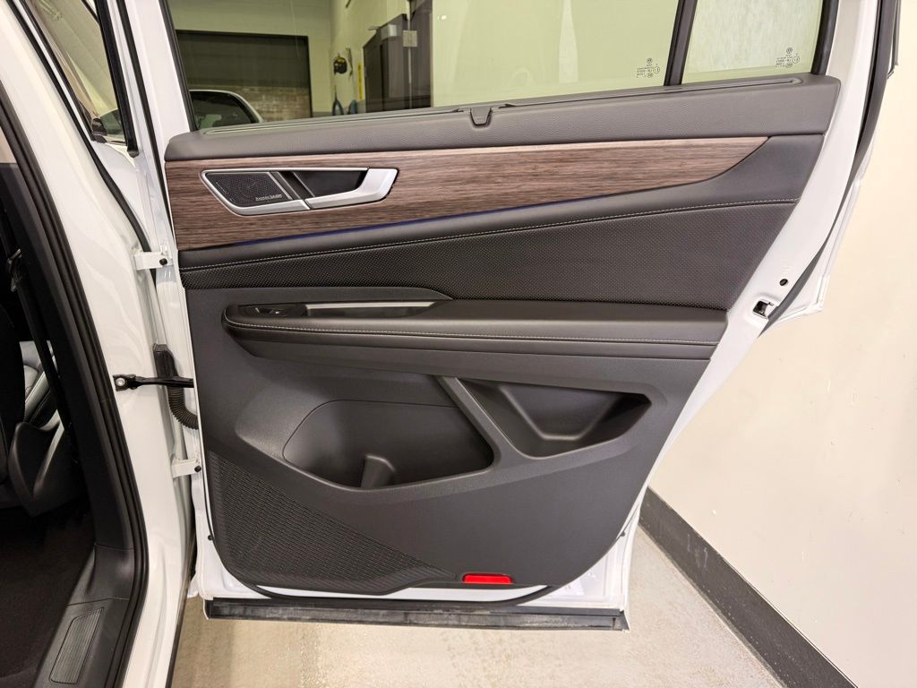 Thumbnail: 2024 Volkswagen Atlas - 25
