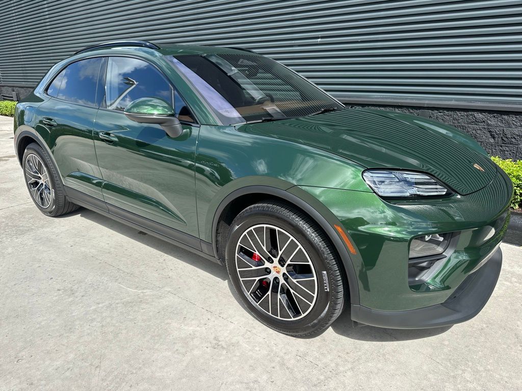 Thumbnail: 2025 Porsche Macan - 11